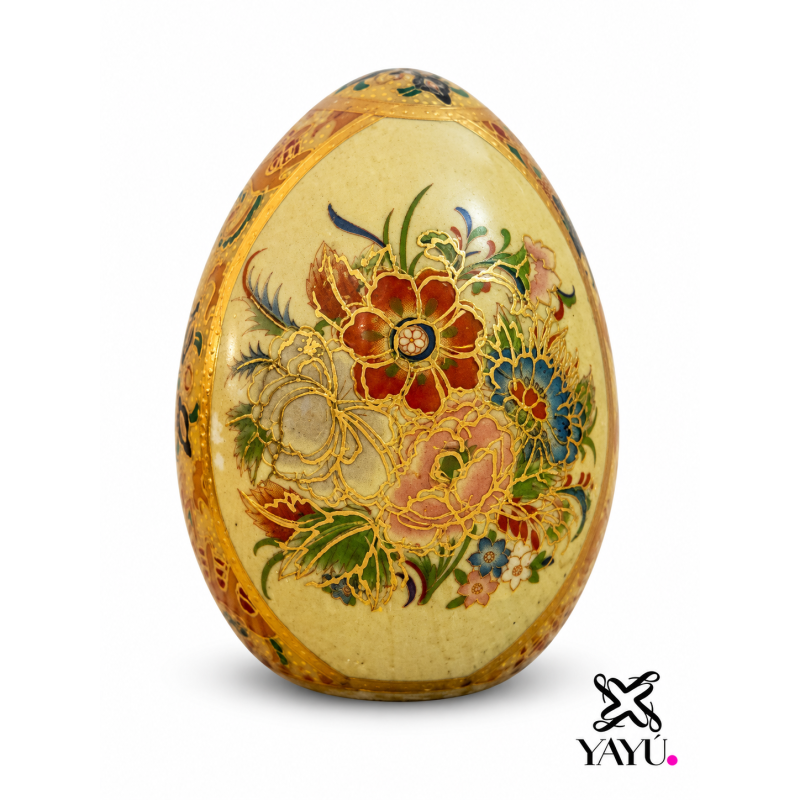HUEVO DECORATIVO DE PORCELANA.
