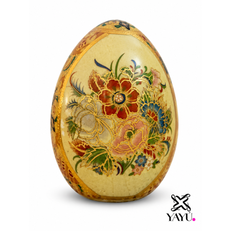 HUEVO DECORATIVO DE PORCELANA.
